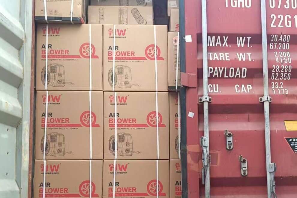 Neuer Gebläse-Container eingetroffen – große Lieferung verfügbar - Neue Gebläse eingetroffen | Hüpfburg Gebläse &amp; Zubehör verfügbar